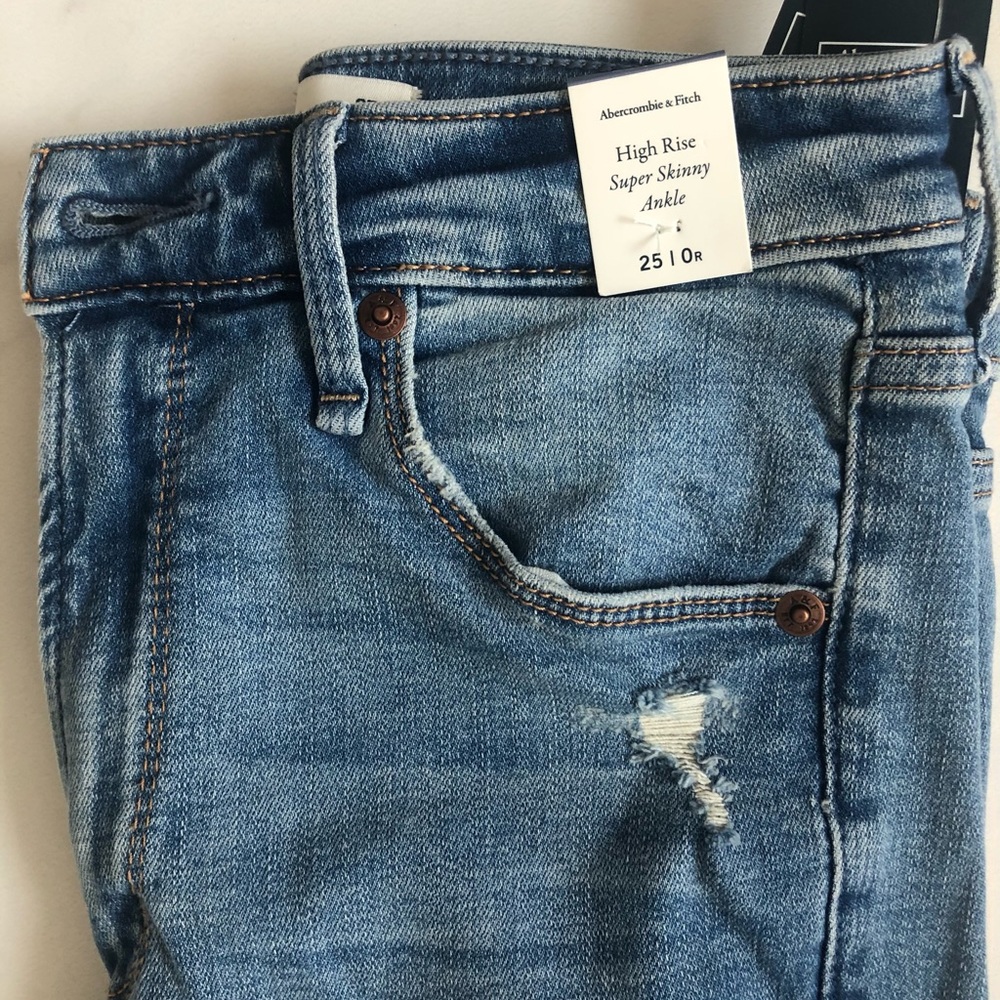 New with Tags Abercrombie and Fitch high waisted skinny jeans